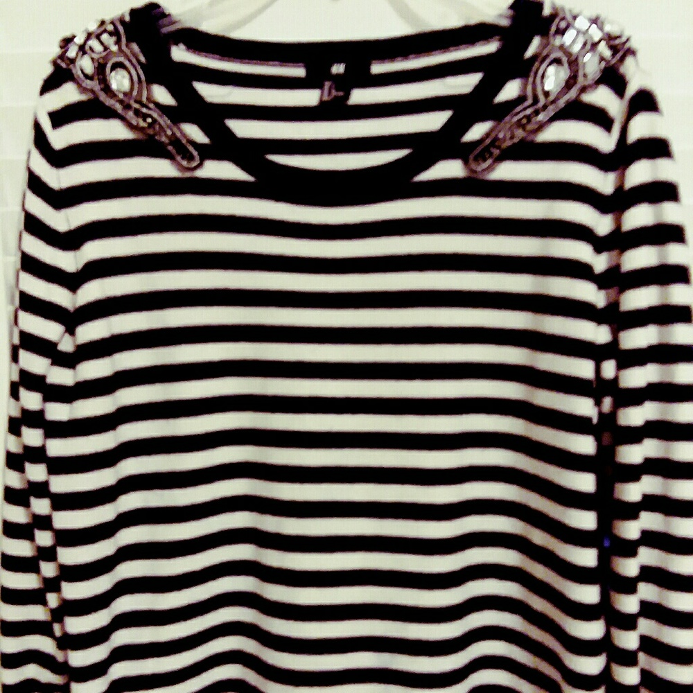 H&M Light-Weight Sweater Size L